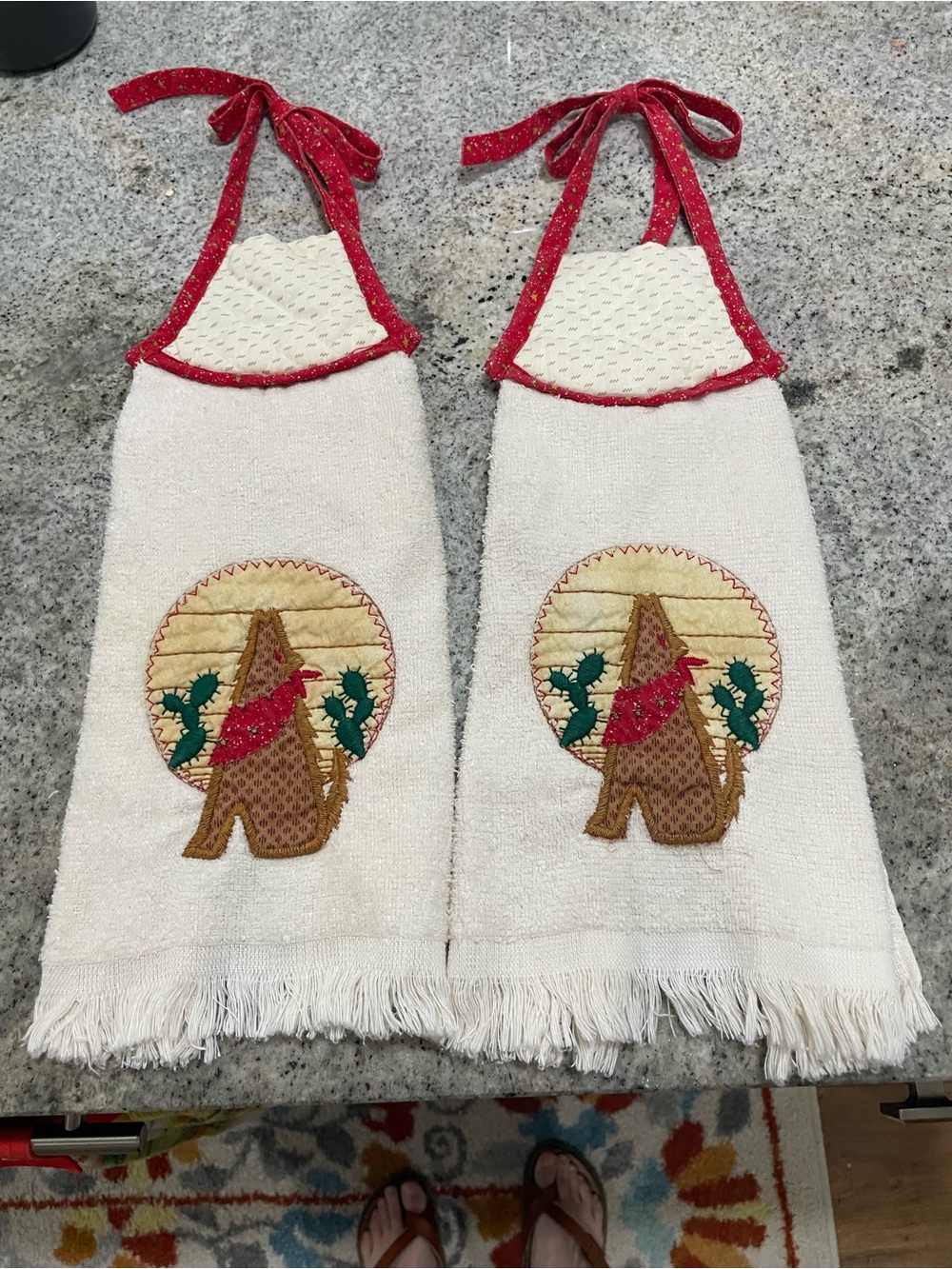 VTG coyote kitchen hand towels by cannon